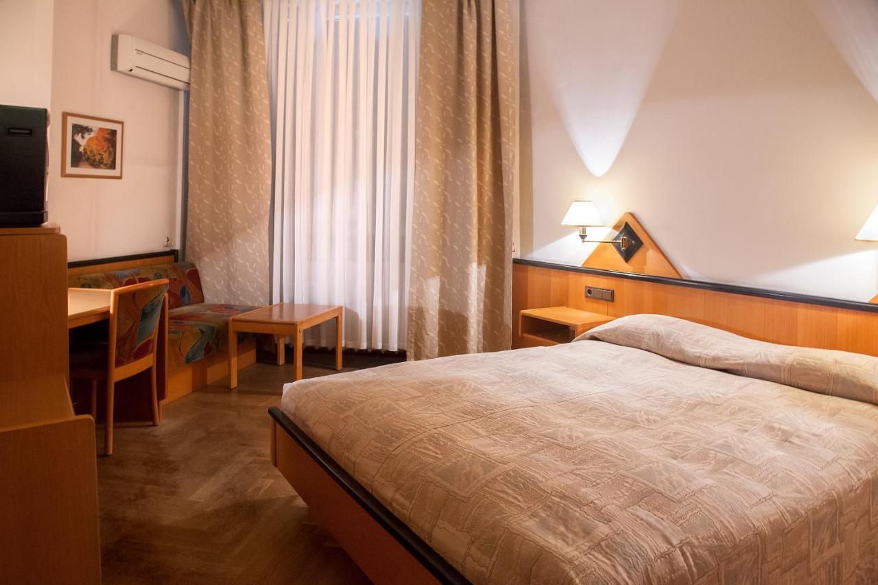 Kazakhstan Express Hotel Almaty Ngoại thất bức ảnh